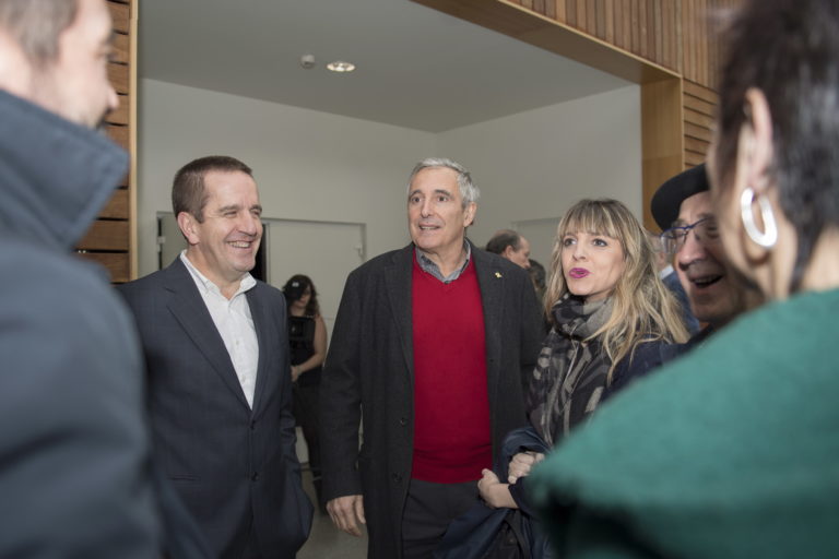 2018-12-18, Donostia. Demokrazia Bai-ren agerraldia. Estatus berri bati buruzko agiria, eta agiri hori sostengatzen duten sinadurak aurkeztuo dituzte. Han izan dira, besteak beste, Juan Jose Ibarretxe, Joseba Azkarraga, Iñigo Iruin, Rafa Diez, Nekane Alzelai.

18-12-2018, San Sebastián. Comparecencia de Demokrazia Bai, para presentar un manifiesto sobre el nuevo estatus y las firmas que lo sustentan. Comparecerán entre otros Juan Jose Ibarretxe, Joseba Azkarraga, Iñigo Iruin, Rafa Diez, Nekane Alzelai.