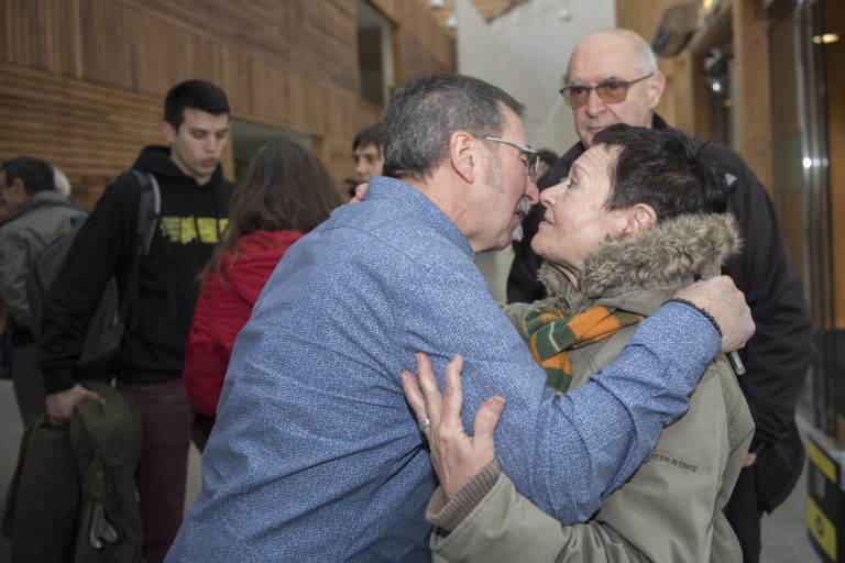 2018-12-18, Donostia. Demokrazia Bai-ren agerraldia. Estatus berri bati buruzko agiria, eta agiri hori sostengatzen duten sinadurak aurkeztuo dituzte. Han izan dira, besteak beste, Juan Jose Ibarretxe, Joseba Azkarraga, Iñigo Iruin, Rafa Diez, Nekane Alzelai.

18-12-2018, San Sebastián. Comparecencia de Demokrazia Bai, para presentar un manifiesto sobre el nuevo estatus y las firmas que lo sustentan. Comparecerán entre otros Juan Jose Ibarretxe, Joseba Azkarraga, Iñigo Iruin, Rafa Diez, Nekane Alzelai.
