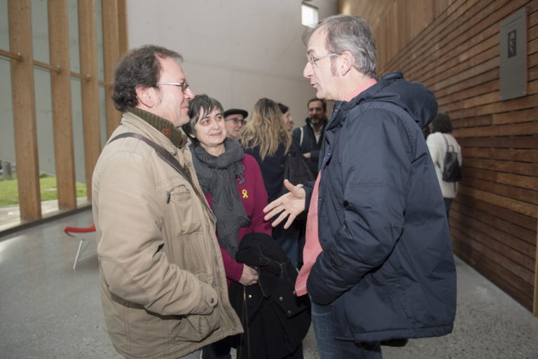 2018-12-18, Donostia. Demokrazia Bai-ren agerraldia. Estatus berri bati buruzko agiria, eta agiri hori sostengatzen duten sinadurak aurkeztuo dituzte. Han izan dira, besteak beste, Juan Jose Ibarretxe, Joseba Azkarraga, Iñigo Iruin, Rafa Diez, Nekane Alzelai.

18-12-2018, San Sebastián. Comparecencia de Demokrazia Bai, para presentar un manifiesto sobre el nuevo estatus y las firmas que lo sustentan. Comparecerán entre otros Juan Jose Ibarretxe, Joseba Azkarraga, Iñigo Iruin, Rafa Diez, Nekane Alzelai.