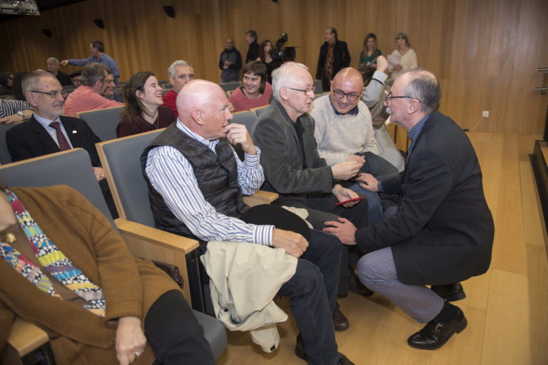 2018-12-18, Donostia. Demokrazia Bai-ren agerraldia. Estatus berri bati buruzko agiria, eta agiri hori sostengatzen duten sinadurak aurkeztuo dituzte. Han izan dira, besteak beste, Juan Jose Ibarretxe, Joseba Azkarraga, Iñigo Iruin, Rafa Diez, Nekane Alzelai.

18-12-2018, San Sebastián. Comparecencia de Demokrazia Bai, para presentar un manifiesto sobre el nuevo estatus y las firmas que lo sustentan. Comparecerán entre otros Juan Jose Ibarretxe, Joseba Azkarraga, Iñigo Iruin, Rafa Diez, Nekane Alzelai.